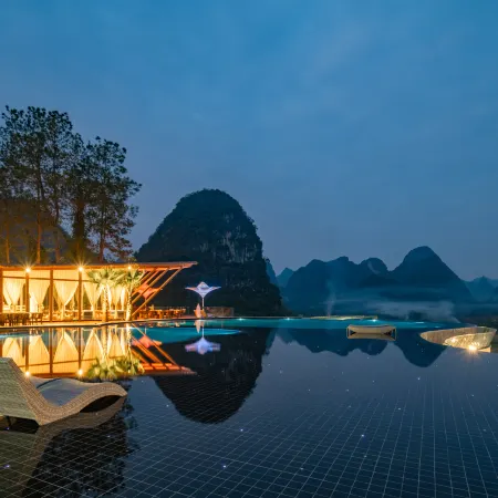 Yangshuo Fadai overhanging hot spring light luxury hotel