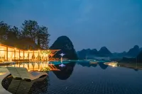 Yangshuo Fadai overhanging hot spring light luxury hotel - مسبح خاص