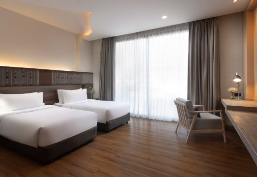 에말린 호텔 난