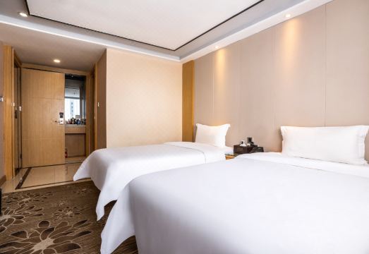 2. 만돌론 호텔 (..