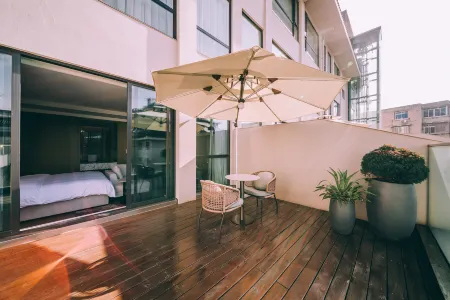 Tanghu Upark Hao Ting Hotel（Shuangliu Airport Store） Отели рядом с достопримечательностью «Jiaolonggang Zhanshi Center»