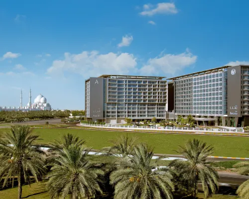 Park Rotana Hoteles cerca de Complejo de Ministerios