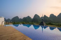 Yangshuo Yulong River Castle - piscina