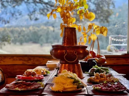 Beyond Clouds · Haba Snow Mountain Camp Отели рядом с достопримечательностью «Habacun»