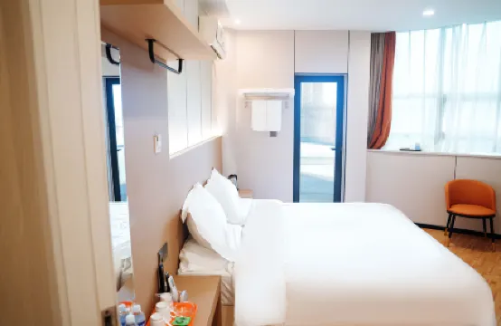 Chenggu Junshang Hotel