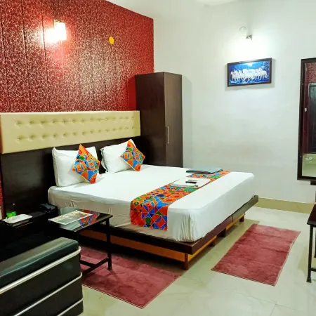 Hotel Yash Residency Assi Ghat & Bhu Отели рядом с достопримечательностью «Храм Дурга»
