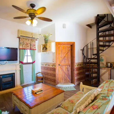 lianlianshabao Hotels near Spring Scream