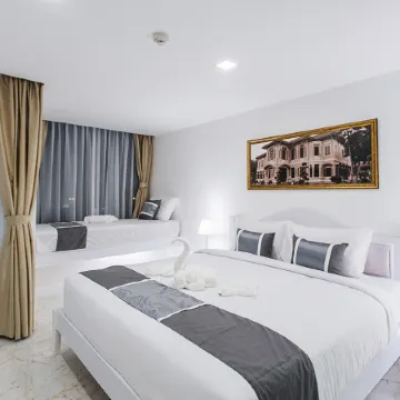 B2 Hua Hin Premier Hotel Отели рядом с достопримечательностью «Вана Нава Водная джунгля Хуа Хин»