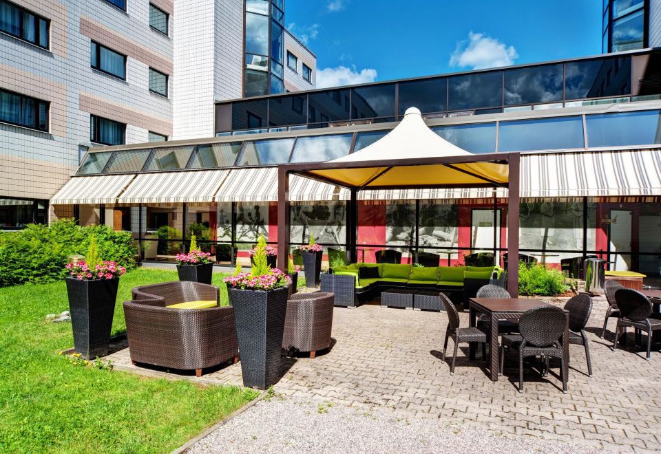 2. 홀리데이 인 헬..