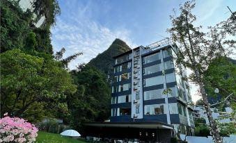 Simple Zoo  Hotel (Yangshuo Yulong River Tourist Resort)