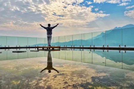 First Seeing the Far Mountain Natuae Senjun Yunhai Concept Homestay Отели рядом с достопримечательностью «Pu Gao Lao Zhai»