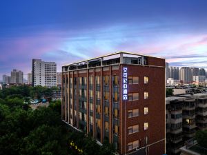 Zhengzhou Aikenia Hotel (27 Wanda Zhengzhou Station)