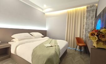 Yujing Hotel (Luoyang Guanlin Temple High-speed Railway Station)