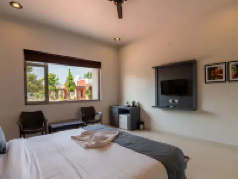 วีสต้า อาวตาร์ รีสอร์ต ปุชคาร์ โรงแรมในปุชการ์