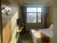 Licheng Yayi Business Hotel