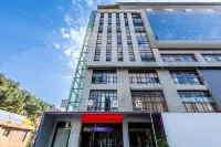 LiveCool-Hotel (WanDaGuangChangShunHaiDiTieZhanDian) Hotels in Vicinity of Xintianzhai