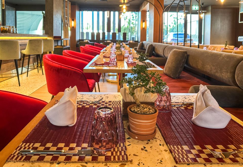 2. 라 그린 호텔 ..