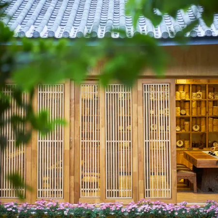 YinYue·Sifu Designer Scenic Inn (Lijiang Flagship Store) Отели рядом с достопримечательностью «Улица Сыфан»