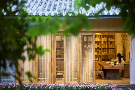 YinYue·Sifu Designer Scenic Inn (Lijiang Flagship Store) Отели в г. Лицзян