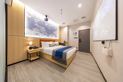 Yayi Light Villa Hotel (Shenzhen Beiyabao Subway Station)