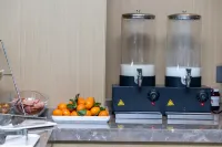 โฮมอินน์ · นีโอ (สถานีรถไฟความเร็วสูงไหลหยาง)