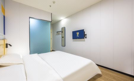 7 Days Inn ( Beijing Guomao Sihui East Metro Station) - Housity