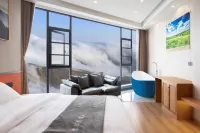 Cloud Homestay Hotels in Yongshan