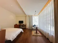 Yimeng Bookstore (Mengshan Baihuayu Scenic Area Store) Hotels in Mengyin