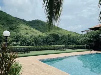 The Hub Erawan Resort - Pools