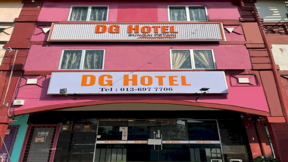 OYO 90999 DG Hotel