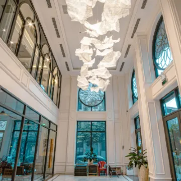 奧斯塔拉酒店及公寓 鄰近Chợ Con的酒店