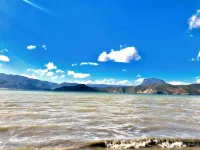 Lugu Lake · Clouds Lakeside Luxury Vacation Homestay