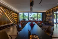 Hill Hotel (Summer Plaza Gymnasium)