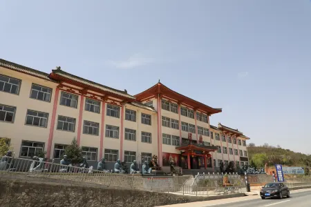 Tianshui Maiji District District Artists‘ home Отели рядом с достопримечательностью «Immortal Cliff»