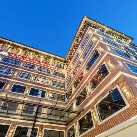 Hotel Crystal Pashupati Отели рядом с Аэропорт Трибхуван