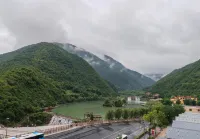 官鵝溝湖畔人家客棧