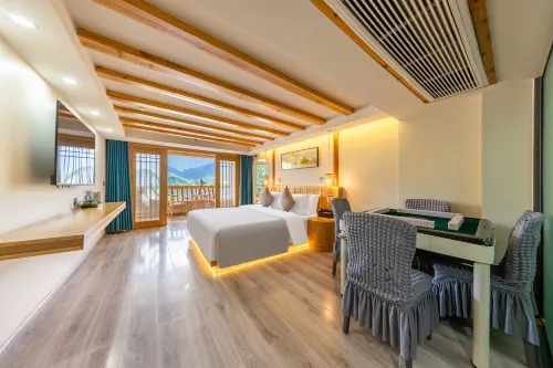 Lanmengting Panorama Hotel (Xijiang Qianhu Miao Village Observation Platform Store)
