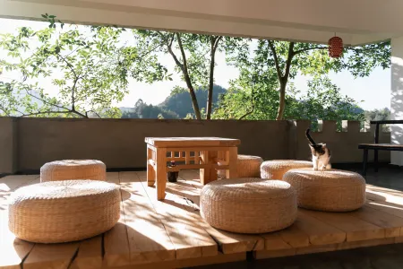 Bairan Pinqi Resort Отели рядом с достопримечательностью «Ziyun Getu River Scenic Spot»