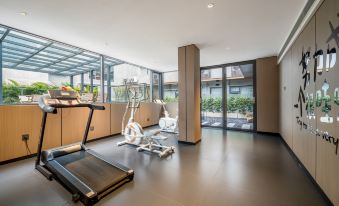 Lily One Court Hotel(Foshan Zu Temple Creative Industrial Park Store )