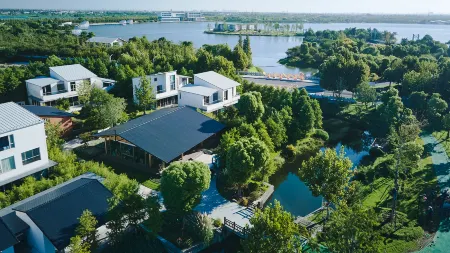 Stray Birds Resort Отели рядом с достопримечательностью «Jiaxing Botanical Garden»
