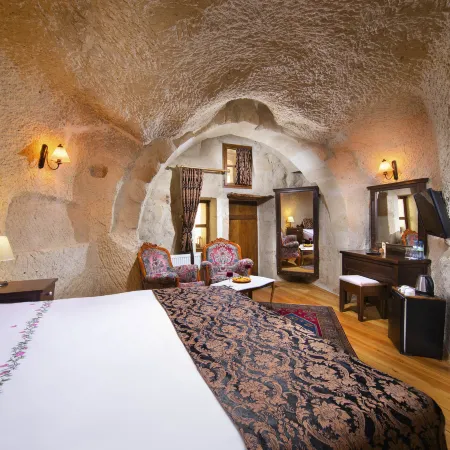 Portal Cappadocia Hotel - Infinity Pool & Castle View