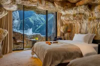 MoYe | Snow Mountain Cliff Hotel (Shangri-La Tiger Leaping Gorge Hotel) Hotels near Hutiao Stone