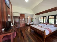 The Chevalley Beach Resort فنادق في Koh Sukon