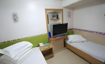 HONG KONG ASTRONAUTS HOTEL
