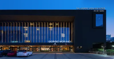 The GiorgioMorandi Hotels (Linyi People's Square Wanxianghui) Hotels in People's Square/Small Commodity Wholesale Market Commercial Circle