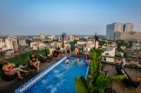 MAY DE VILLE Corner Hotel - مسبح غير متناهي