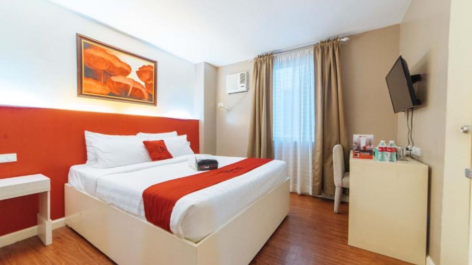 RedDoorz Plus @ Hotel Metro Kalibo