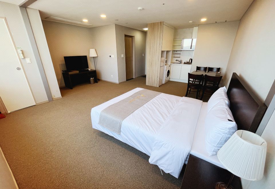 2. 용인 트리니호텔..