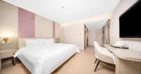 Lavande Hotel (Wuhan High-speed Railway Station) Hotels near Wuhan Yangchunhu Passenger Transport Transfer Center