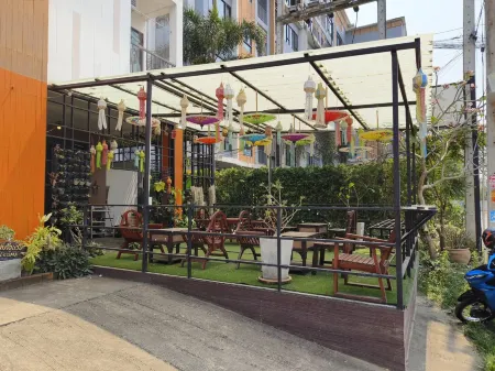 TC House And Cafe Отели рядом с достопримечательностью «Movaci»